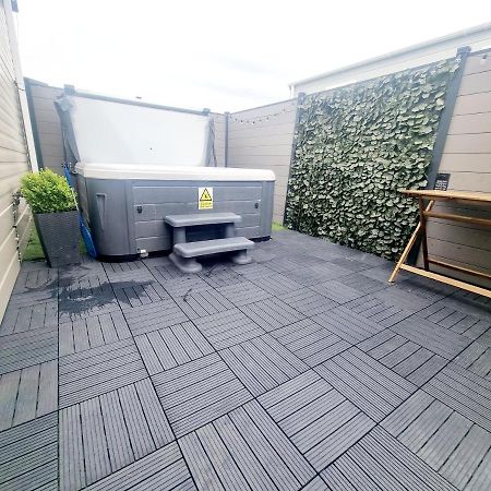 Apple Tree Lodge Hot Tub 3 Bedroom 2 Bars Morpeth Luaran gambar