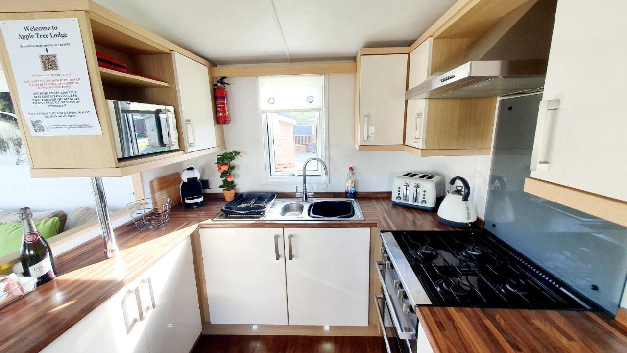 Apple Tree Lodge Hot Tub 3 Bedroom 2 Bars Morpeth Luaran gambar