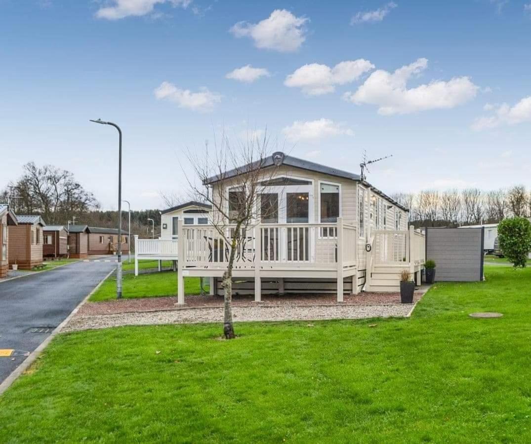 Apple Tree Lodge Hot Tub 3 Bedroom 2 Bars Morpeth Luaran gambar