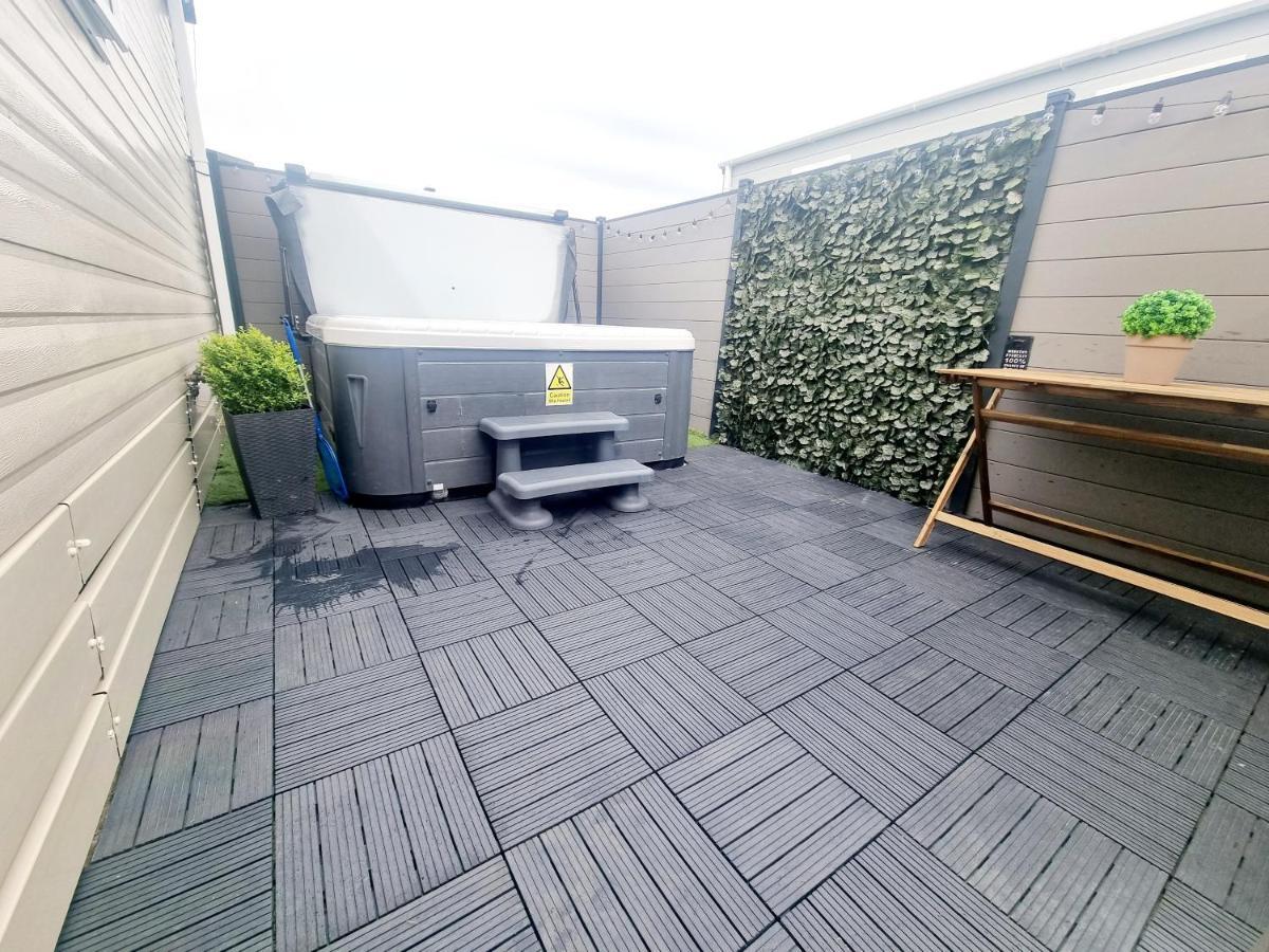 Apple Tree Lodge Hot Tub 3 Bedroom 2 Bars Morpeth Luaran gambar
