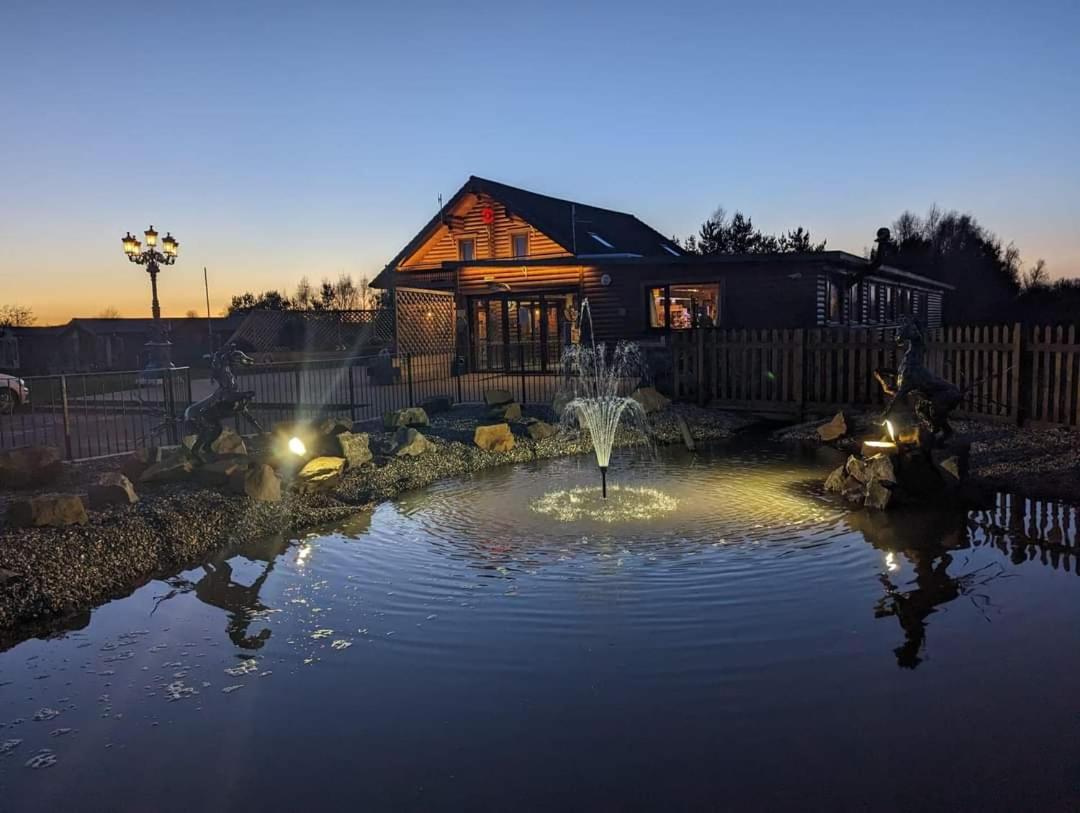 Apple Tree Lodge Hot Tub 3 Bedroom 2 Bars Morpeth Luaran gambar